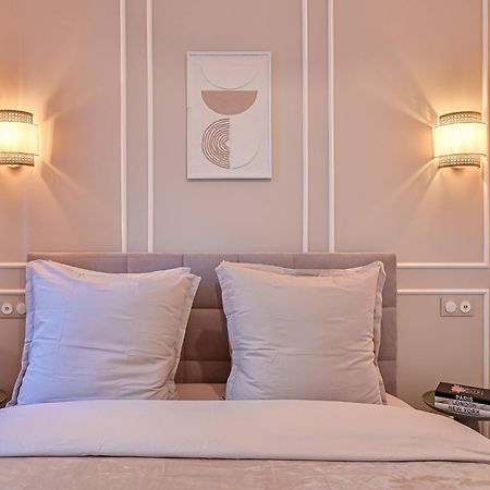 Suite Eiffel- Perfect Location Париж Экстерьер фото